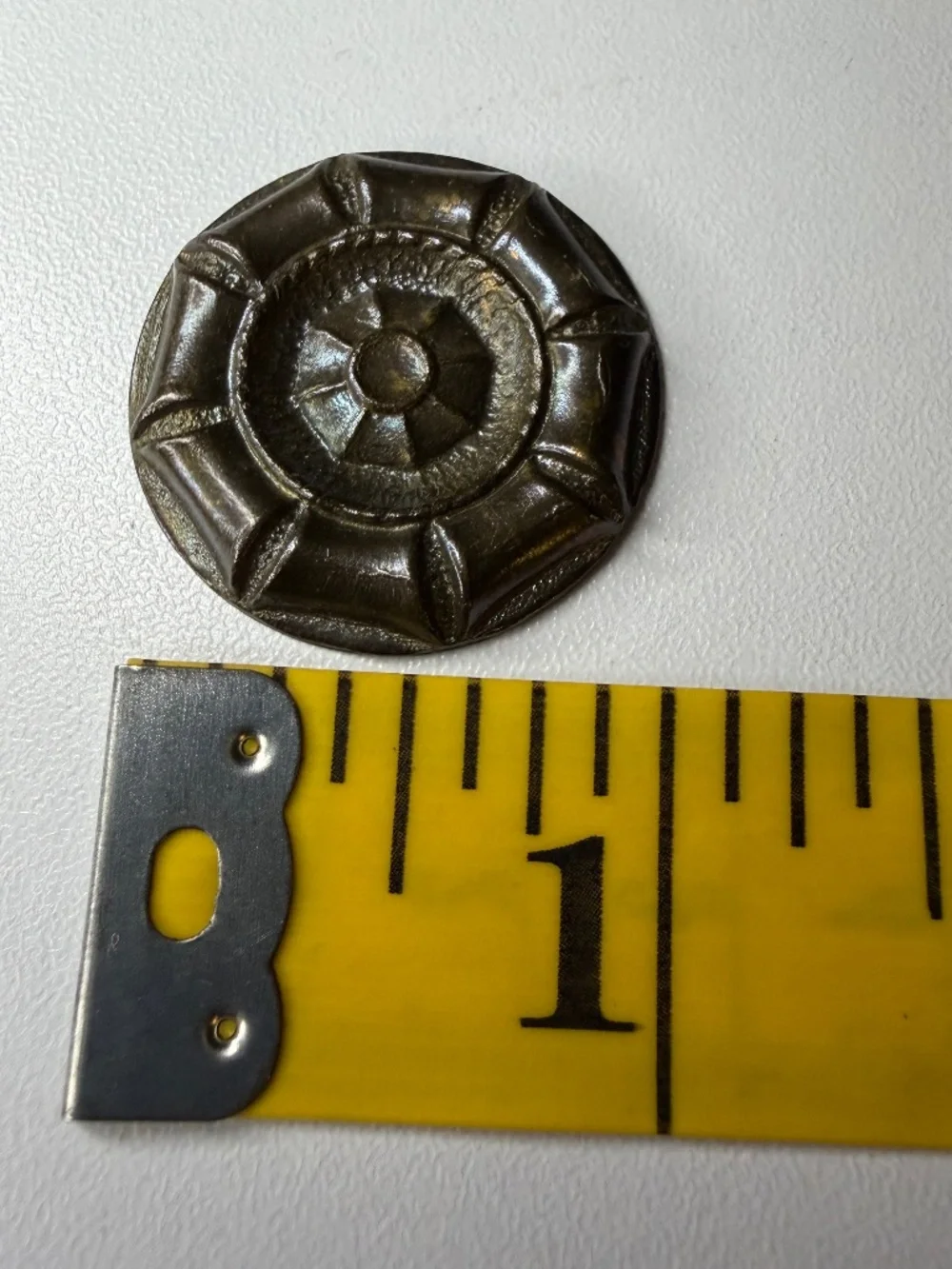 Vintage Round Medallion Brass Metal Ormolu Ornamental Hardware 1